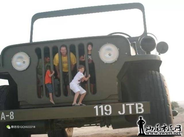 083822BlR.jpg