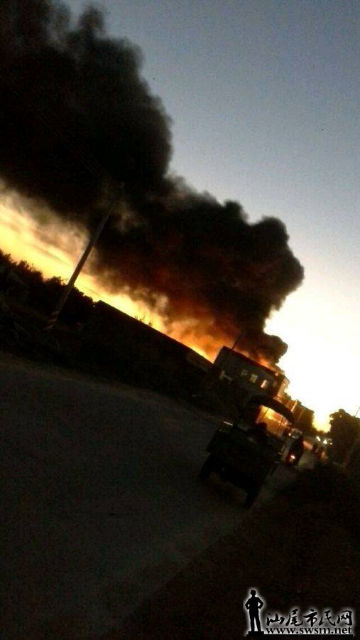 汕尾市民网-网爆陆丰甲东奎湖加油站发生大火