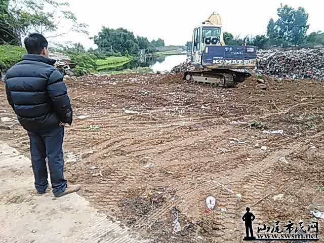 汕尾市民网-海丰赤坑镇沙港一公路成了垃圾场