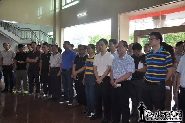 汕尾市民网-海丰县发出第一本《不动产权证书