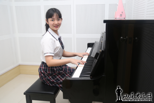 汕尾联赛网-华附汕尾全国陈洁桐获学校最美中足球高中组市民深圳市图片