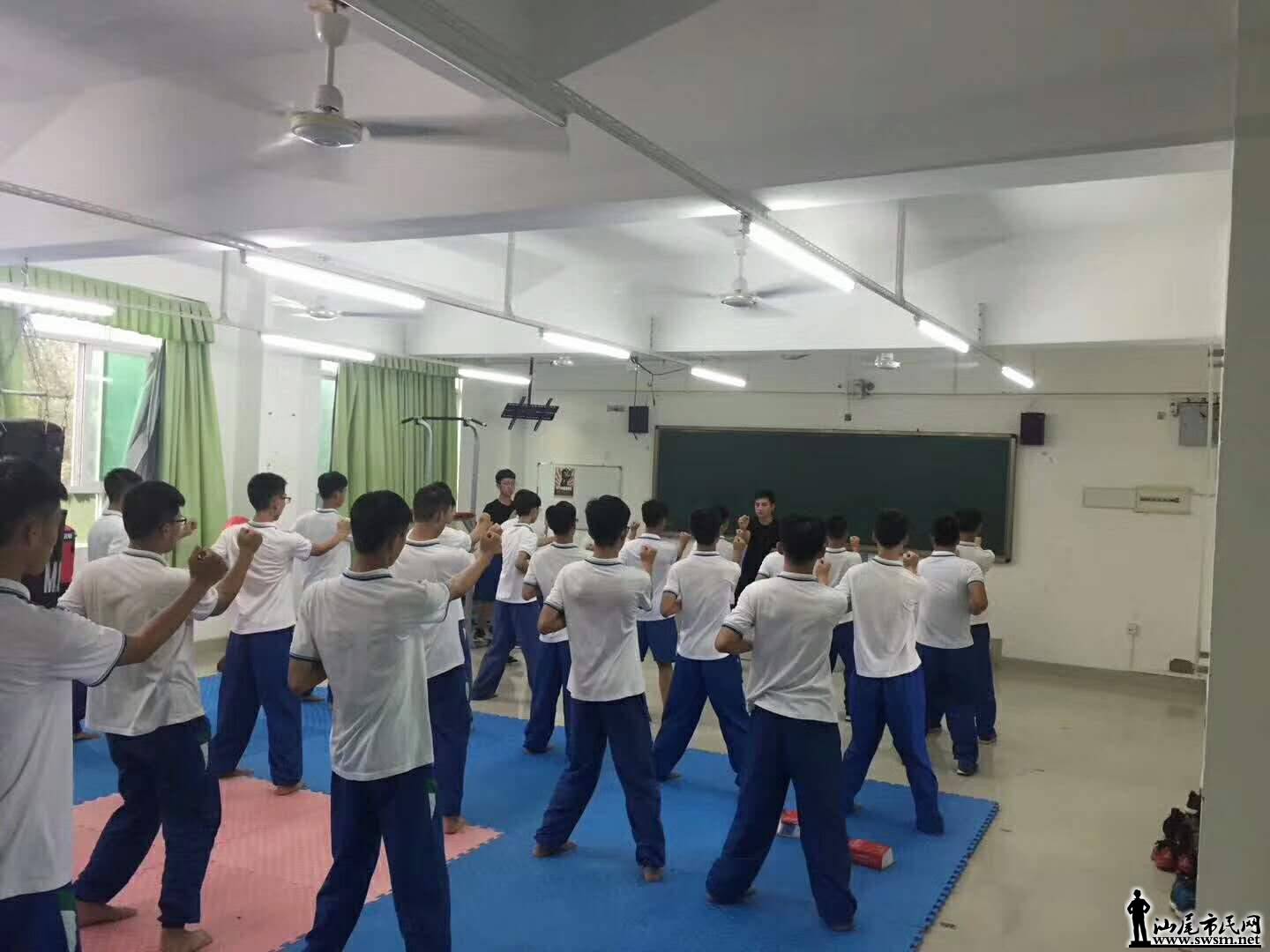 091418csrrjf4augfzm3ur.jpg