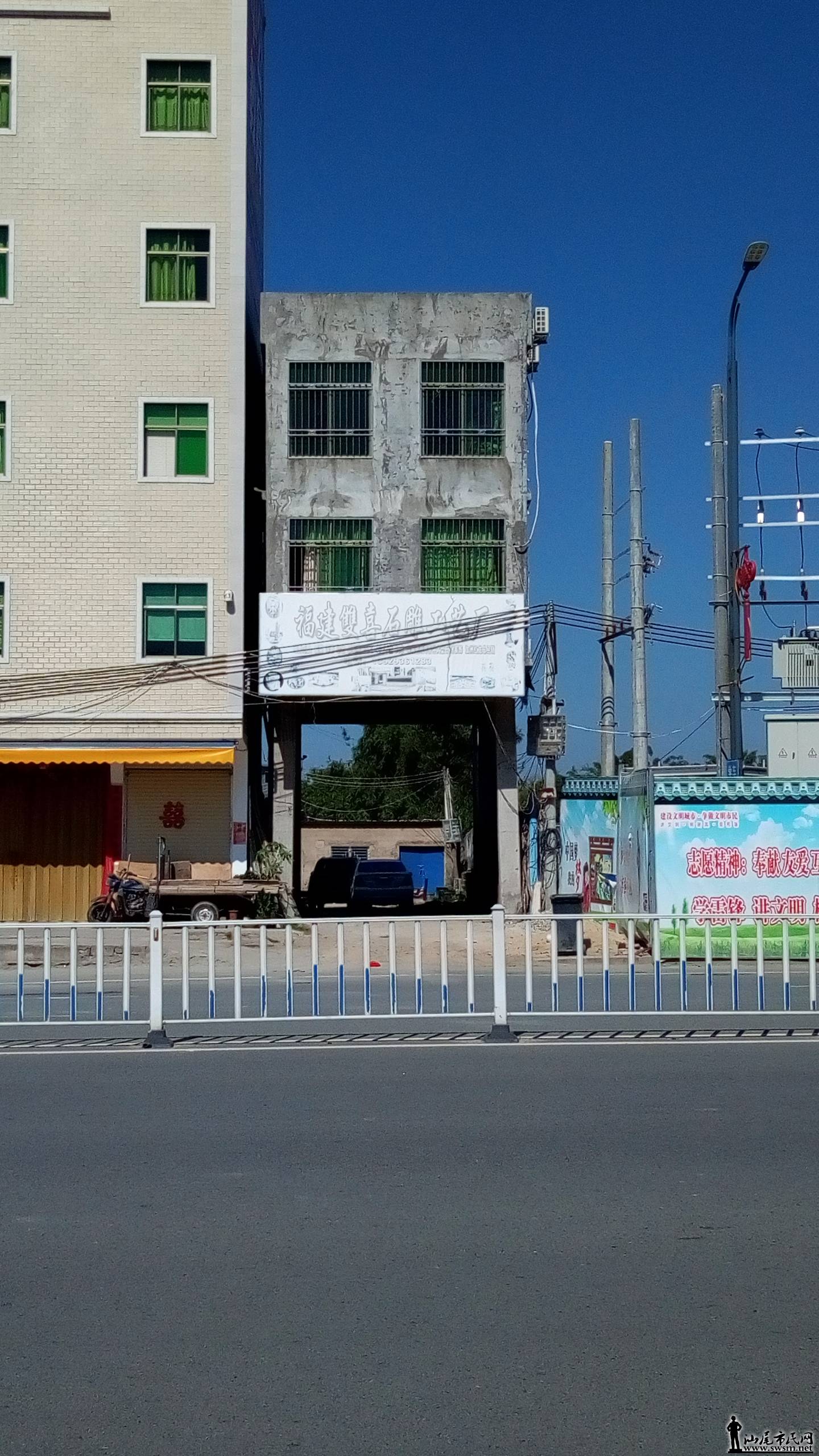 P71010-100201.jpg