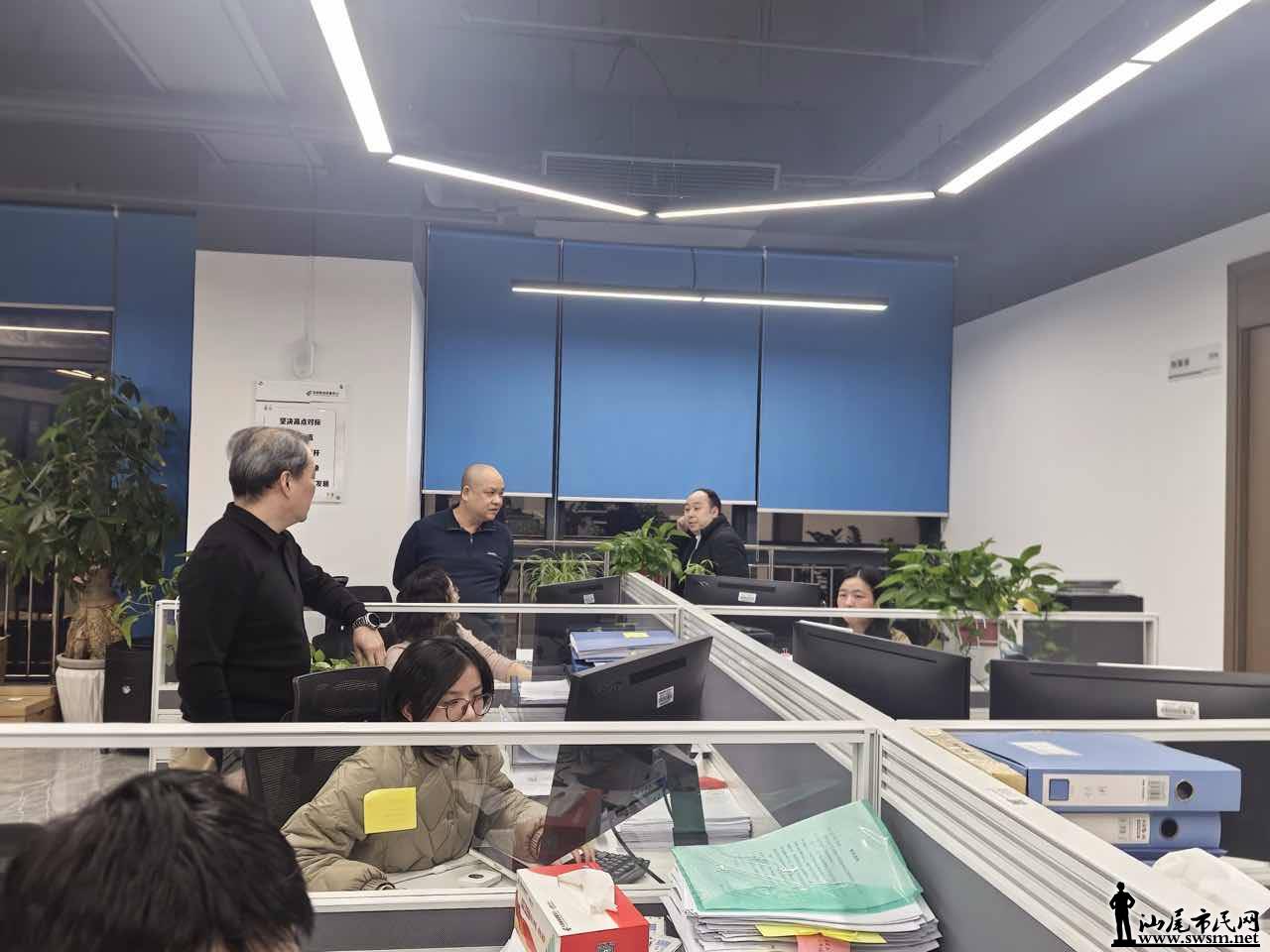 ��ĩ�ػ�ů���� ���ľ������³̡����ʴ�������β�з��п�չ����ο�ʻ4.jpg