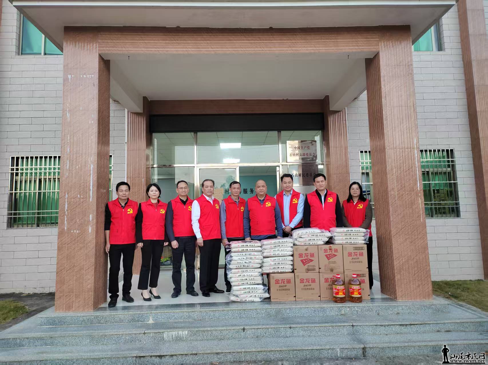 �꺮��ů������ ���ڵ������¶ȡ����ʴ�������β�з��п�չ����ǰ����Ⱥ���߷�ο�ʻ1.jpg