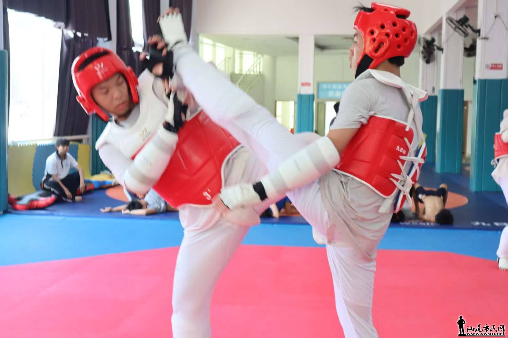 8c245e8d5e75b157ed414b8c23d3790e.jpg